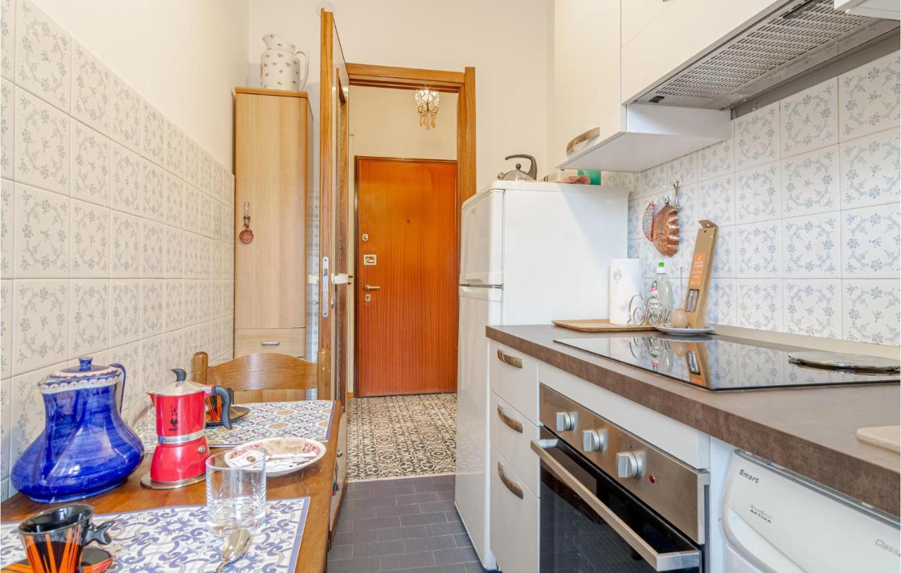 1 Bedroom Lovely Apartment In Rapallo Exteriör bild