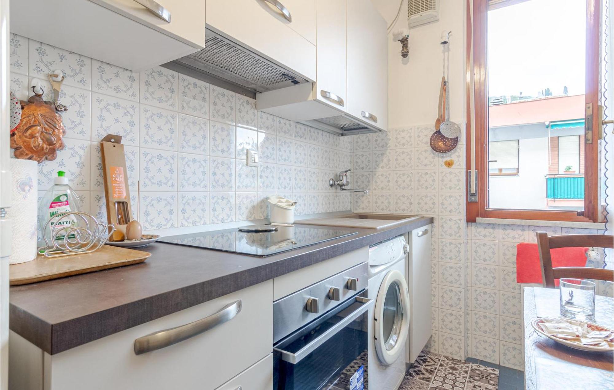 1 Bedroom Lovely Apartment In Rapallo Exteriör bild