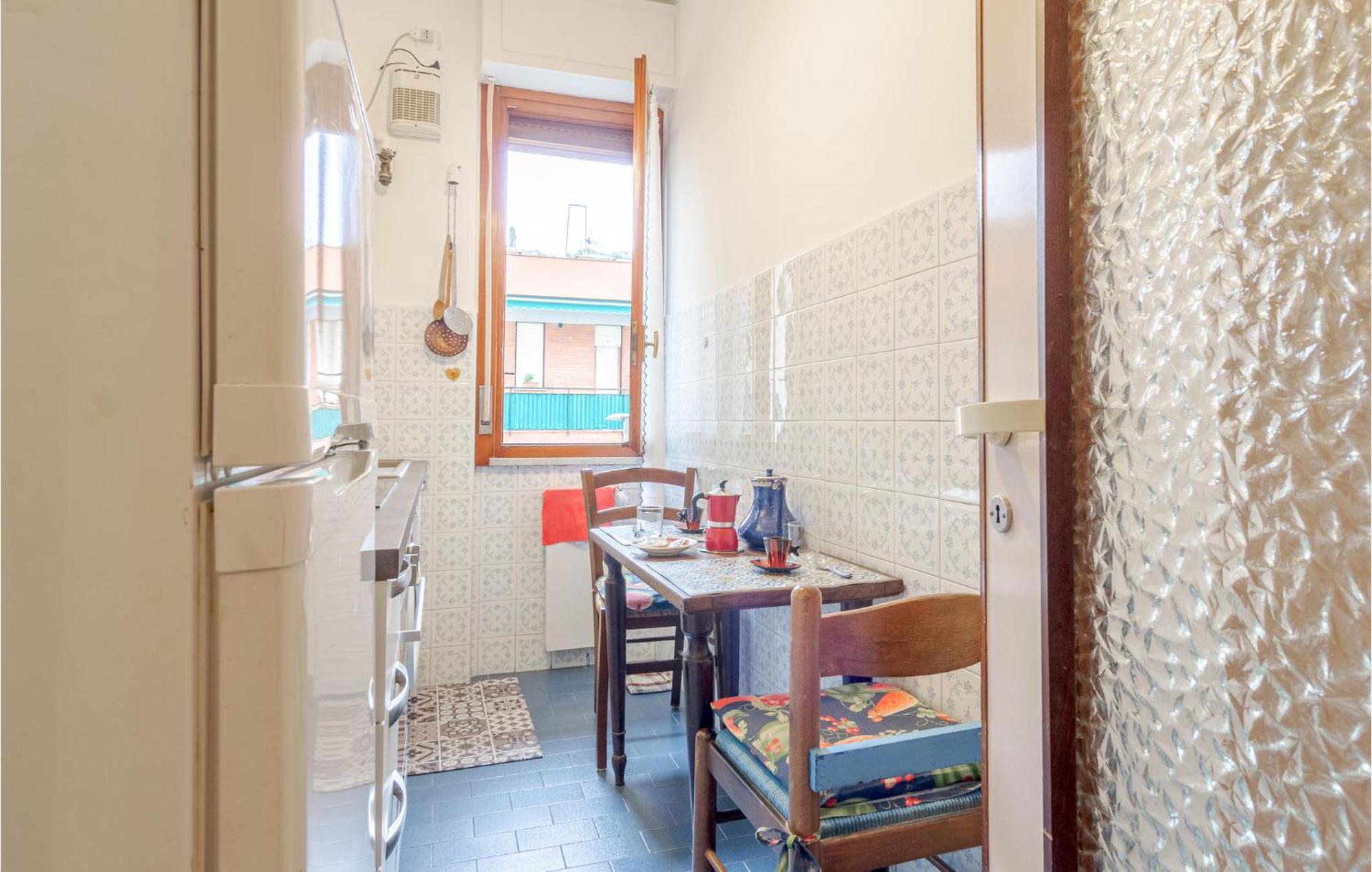 1 Bedroom Lovely Apartment In Rapallo Exteriör bild